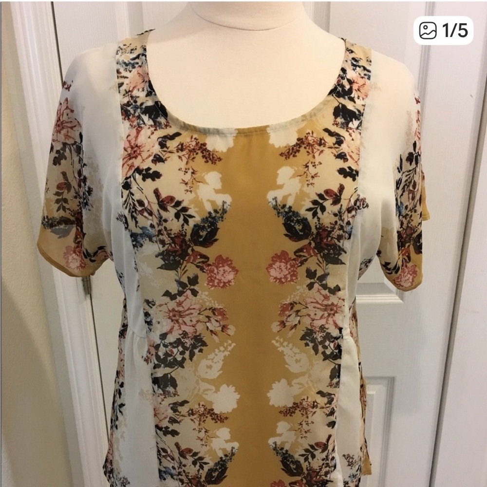 Bundle of Three Women’s Tops - EUC - Large - Picture 3 of 3